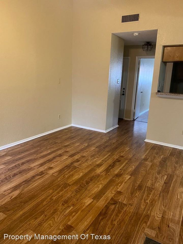 806 W 24th St #308 - Photo 3 of 26