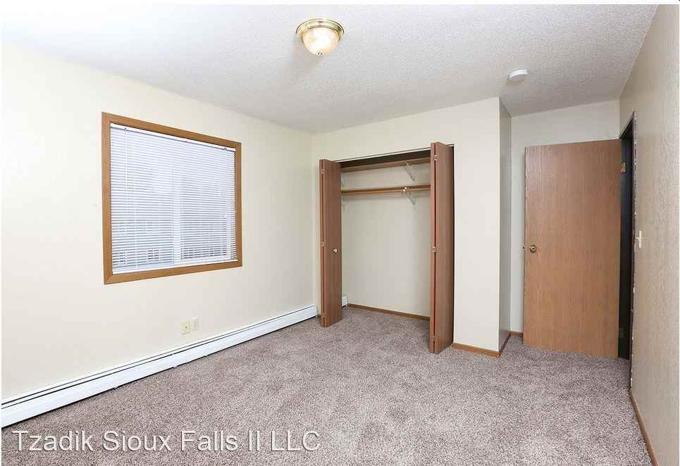 4300, 4304, 4308 E. 18th St. - Photo 3 of 11