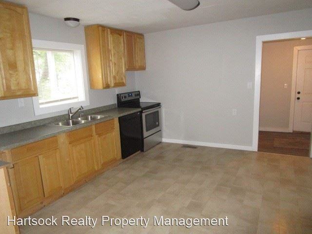 440 N Jackson St - Photo 2 of 15