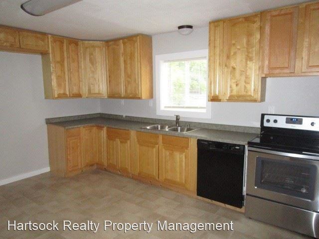 440 N Jackson St - Photo 3 of 15