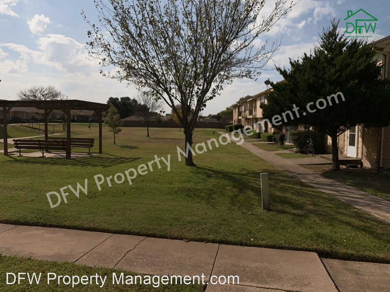 27 E Creek Ln - Photo 2 of 36