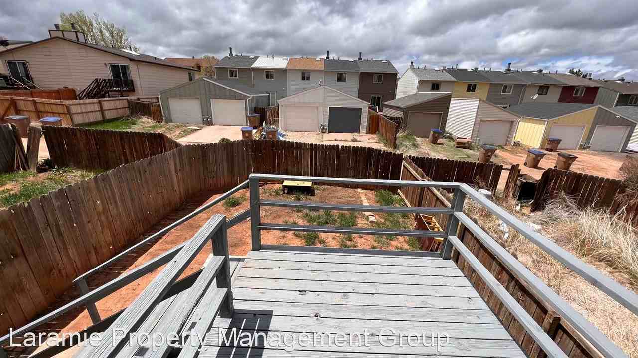 1172 N 19th St - Photo 3 of 20