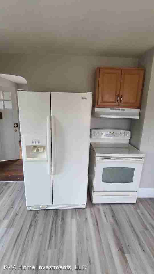 303 Seven Pines Ave - Photo 3 of 4