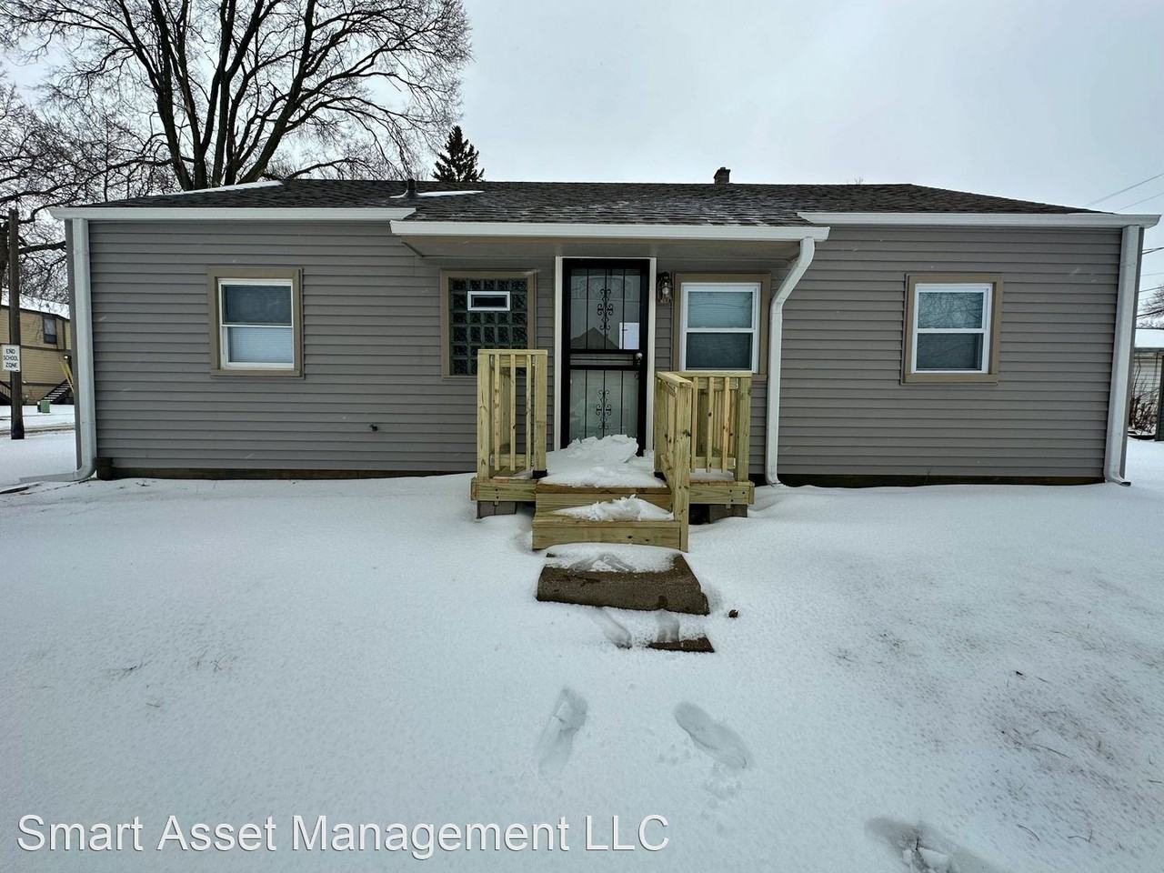 4889 N 24th St - Photo 3 of 11