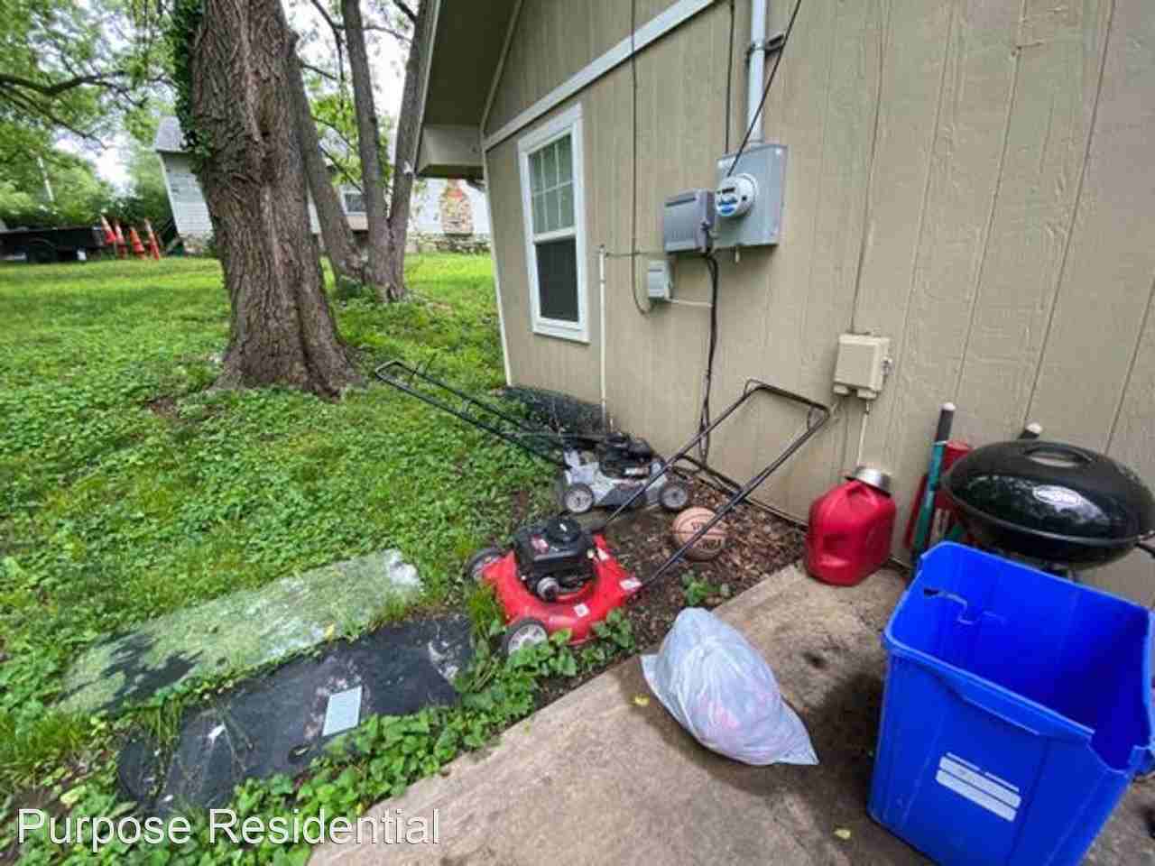 1935 E 82nd Ter - Photo 2 of 2