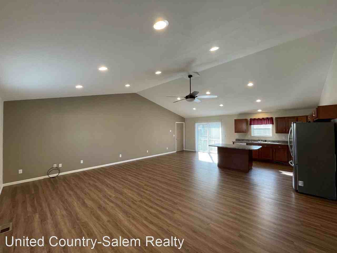 32 Westwood Dr - Photo 2 of 17