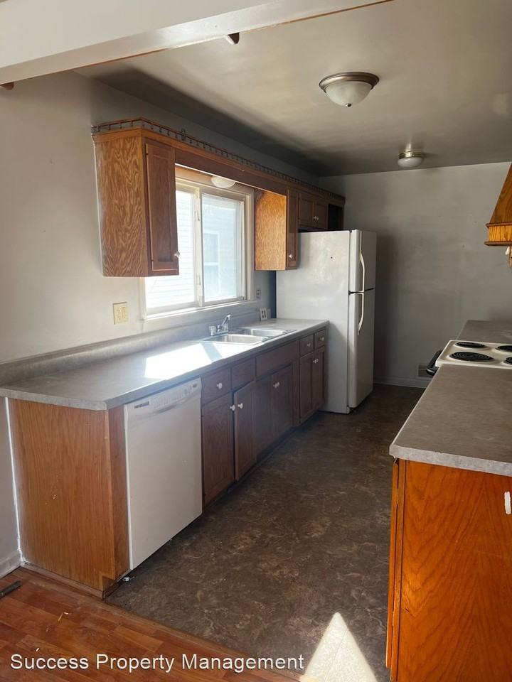 2021 78th St - Photo 3 of 11