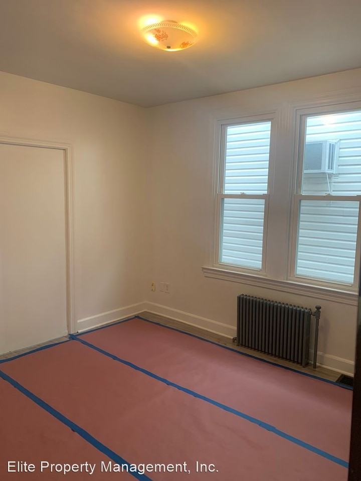 1624 W Market St - Photo 3 of 11