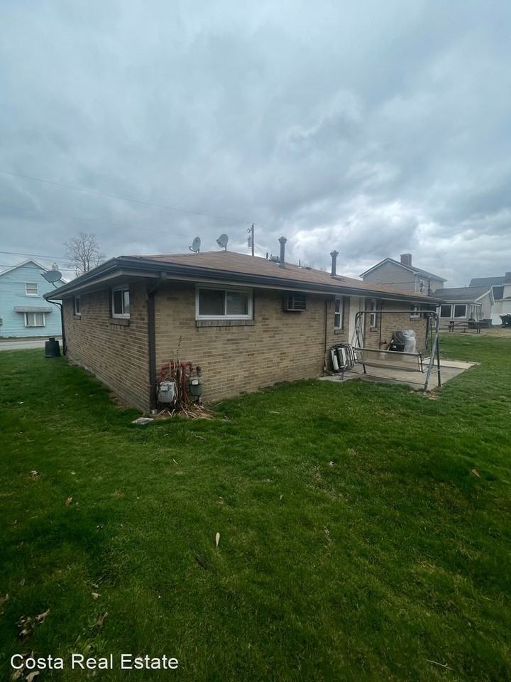 815 and 817 7th Avenue - Photo 2 of 12