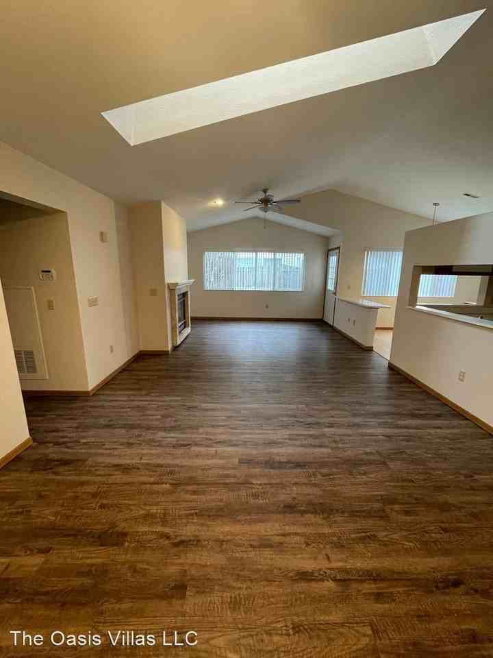 737 Hilltop Lane - Photo 2 of 19