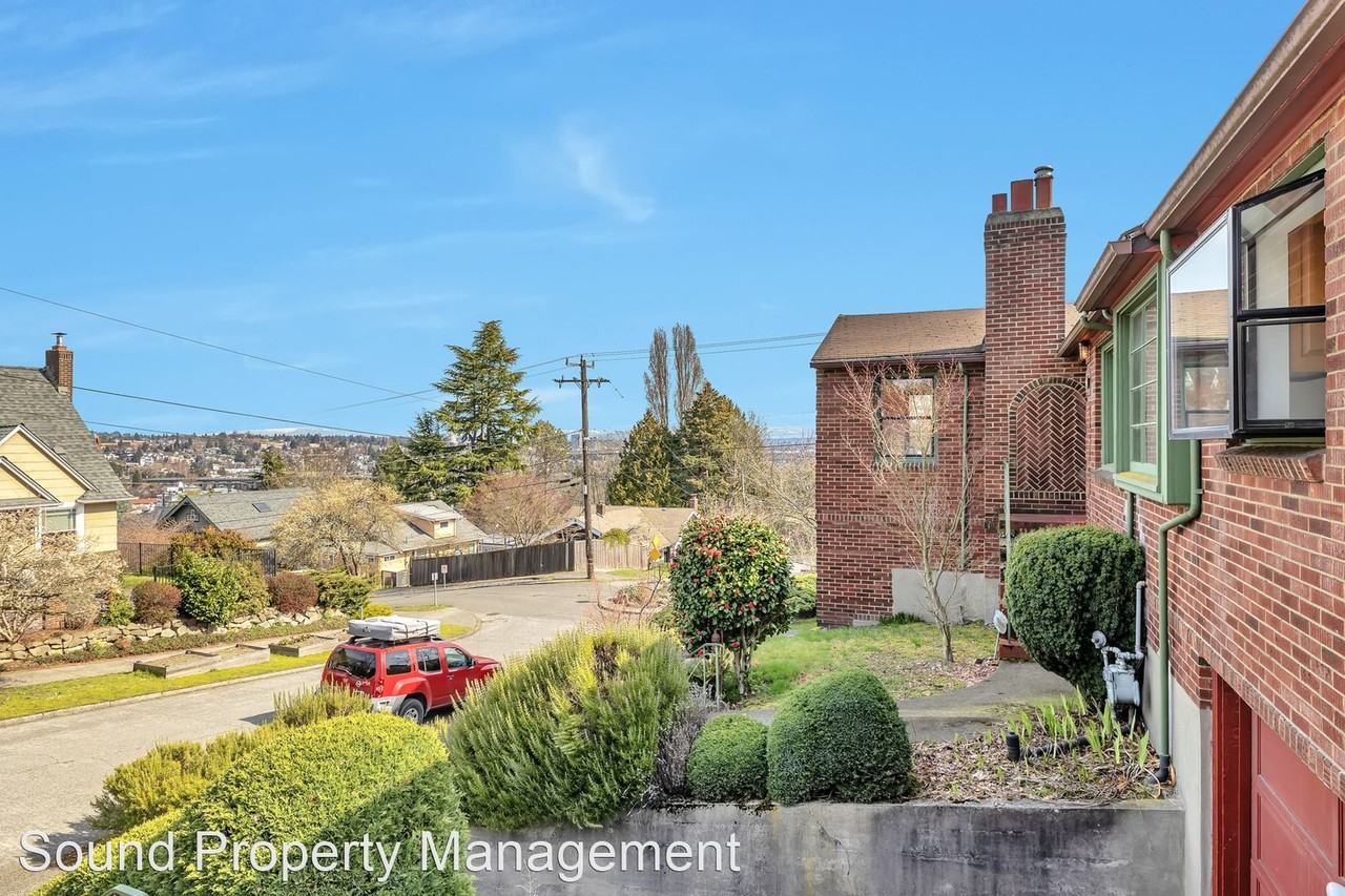 115 Raye St - Photo 3 of 25