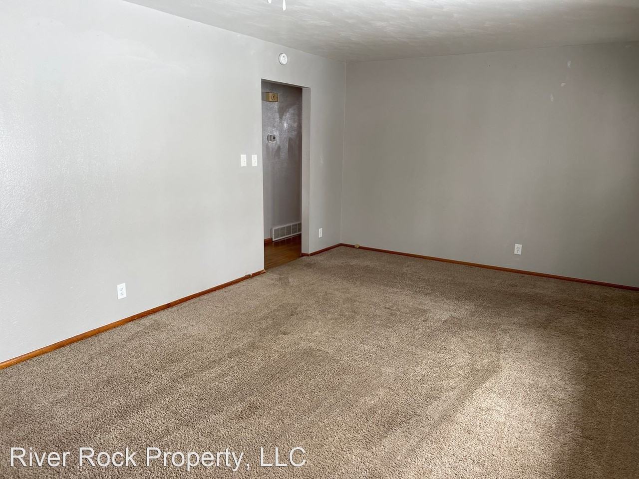 1045 5th St Sw - Photo 3 of 17