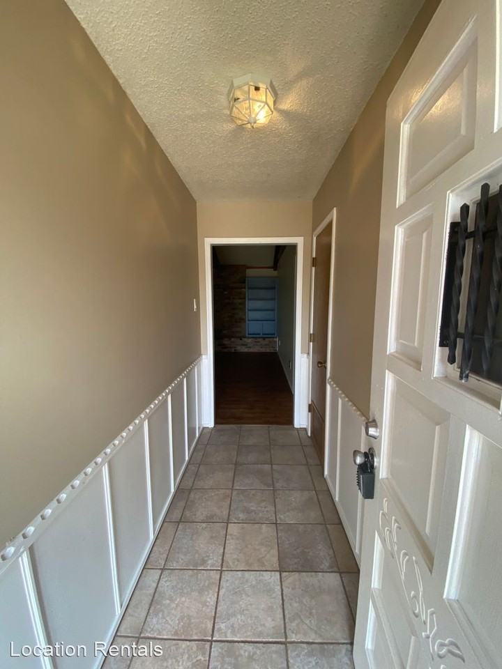 2608 78th St - Photo 3 of 22