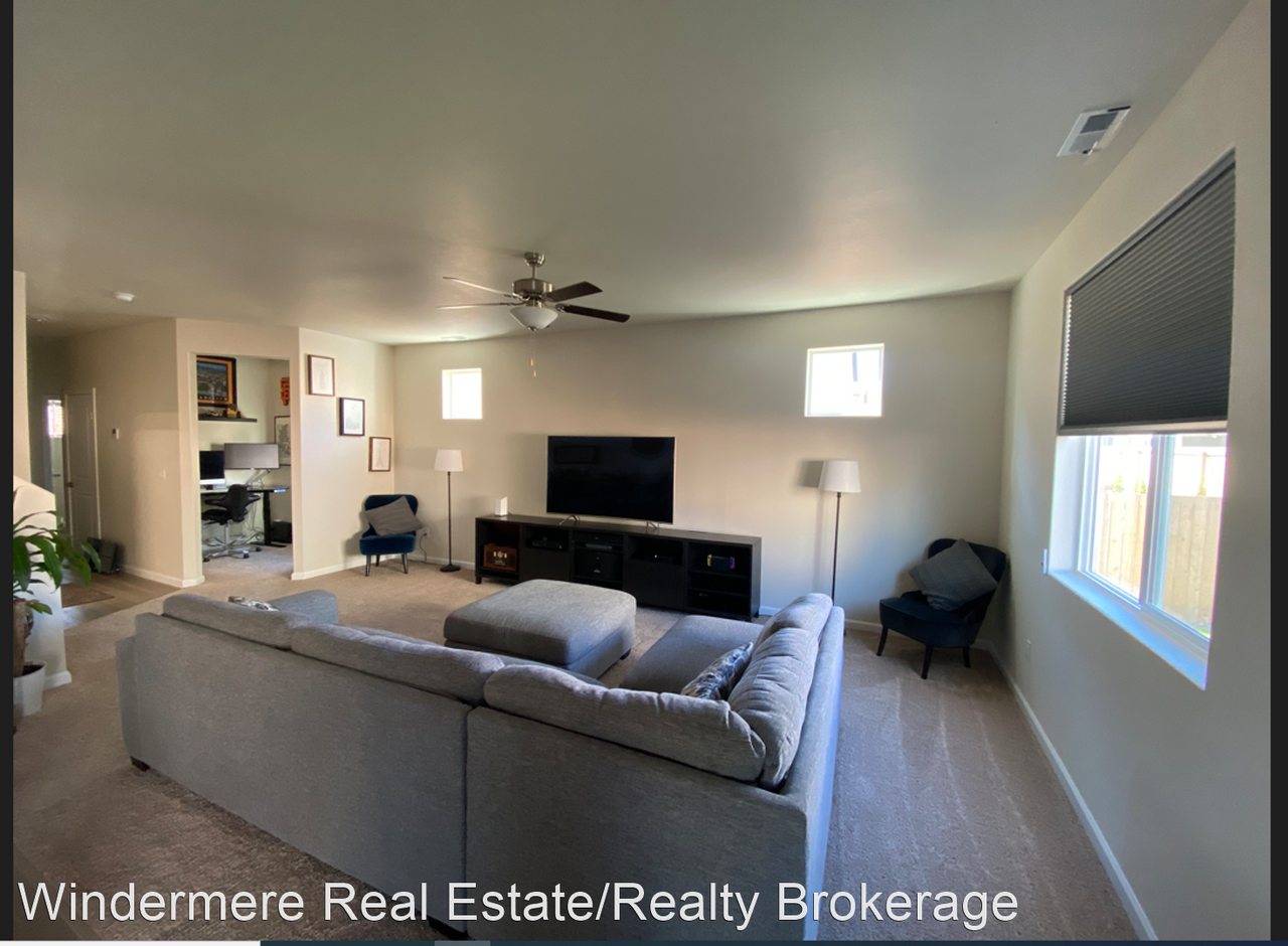 12128 315th Ave Se - Photo 3 of 12