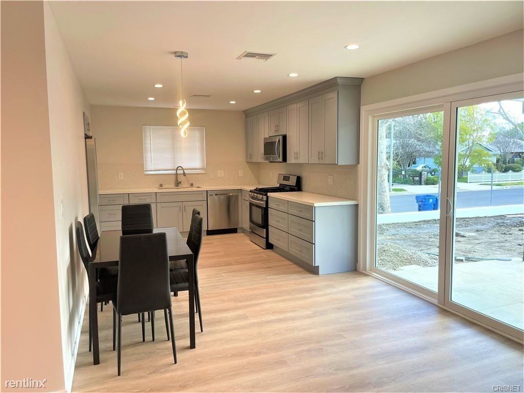 22700 Criswell St - Photo 3 of 9