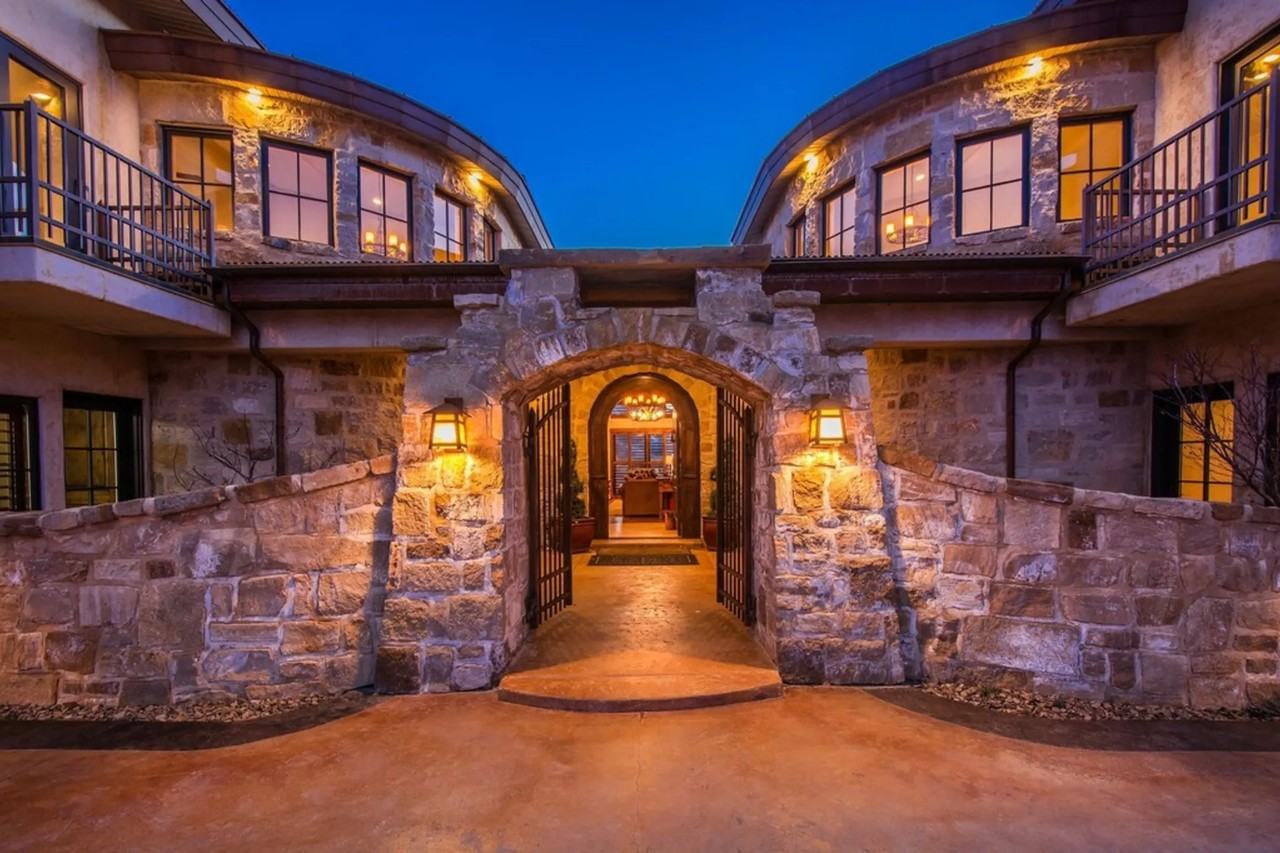 1333 Snow Berry St - Photo 2 of 36