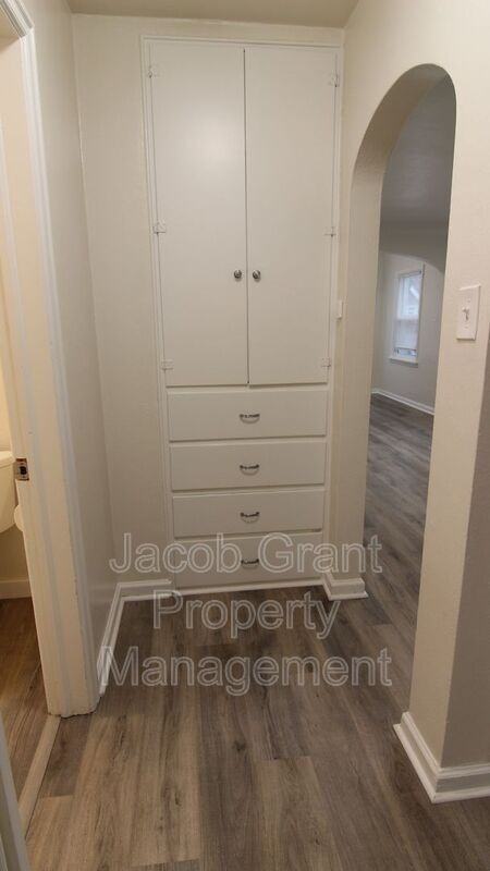 440 E Sutter St - Photo 7 of 29