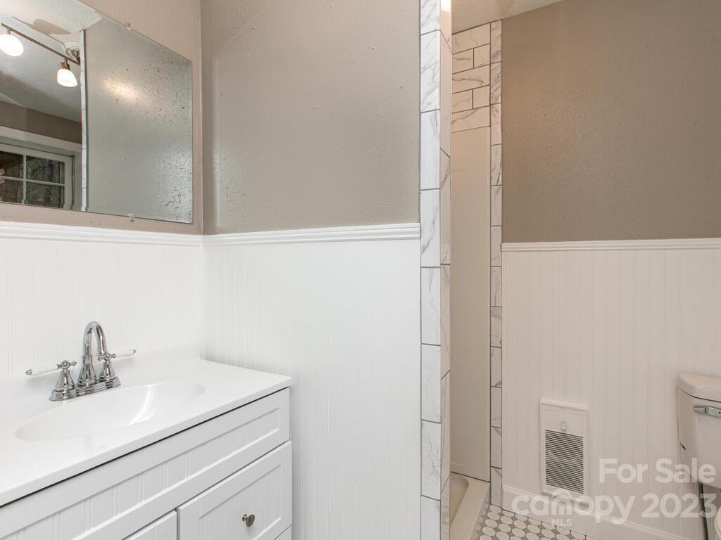 659 Salisbury Rd #B - Photo 2 of 12