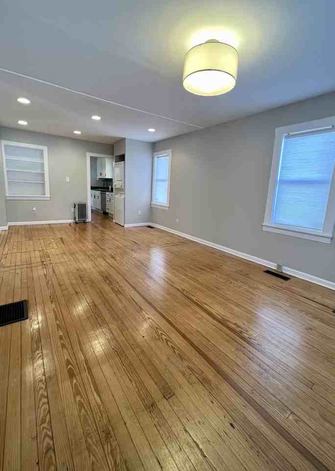110 N Lawrence St - Photo 3 of 15
