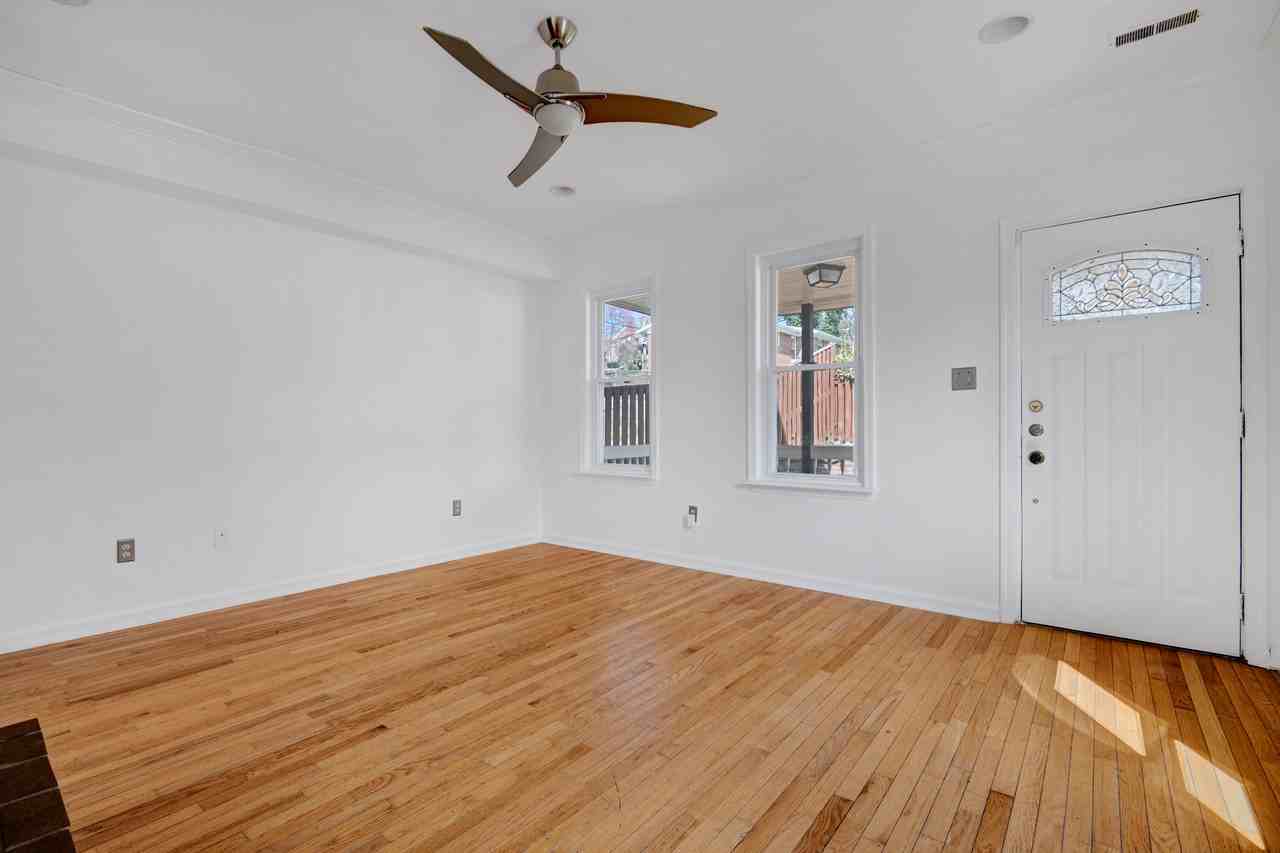 2852 Belair Pl Ne - Photo 3 of 25