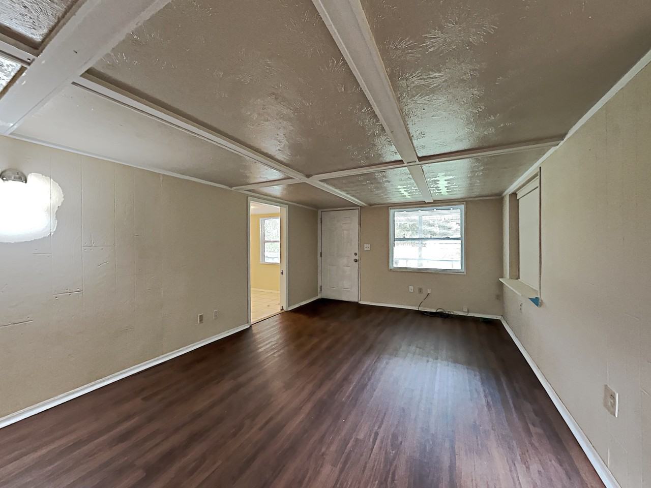 101 Jack St - Photo 3 of 19