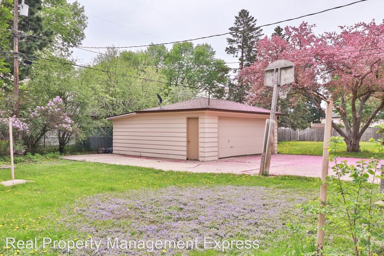 3116 S Lake Ave - Photo 3 of 25