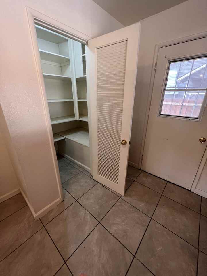 562 Fern Ave - Photo 4 of 19