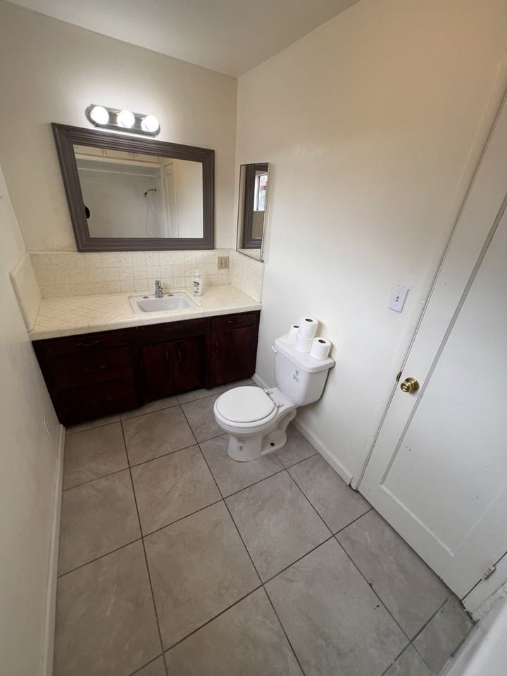 562 Fern Ave - Photo 3 of 19