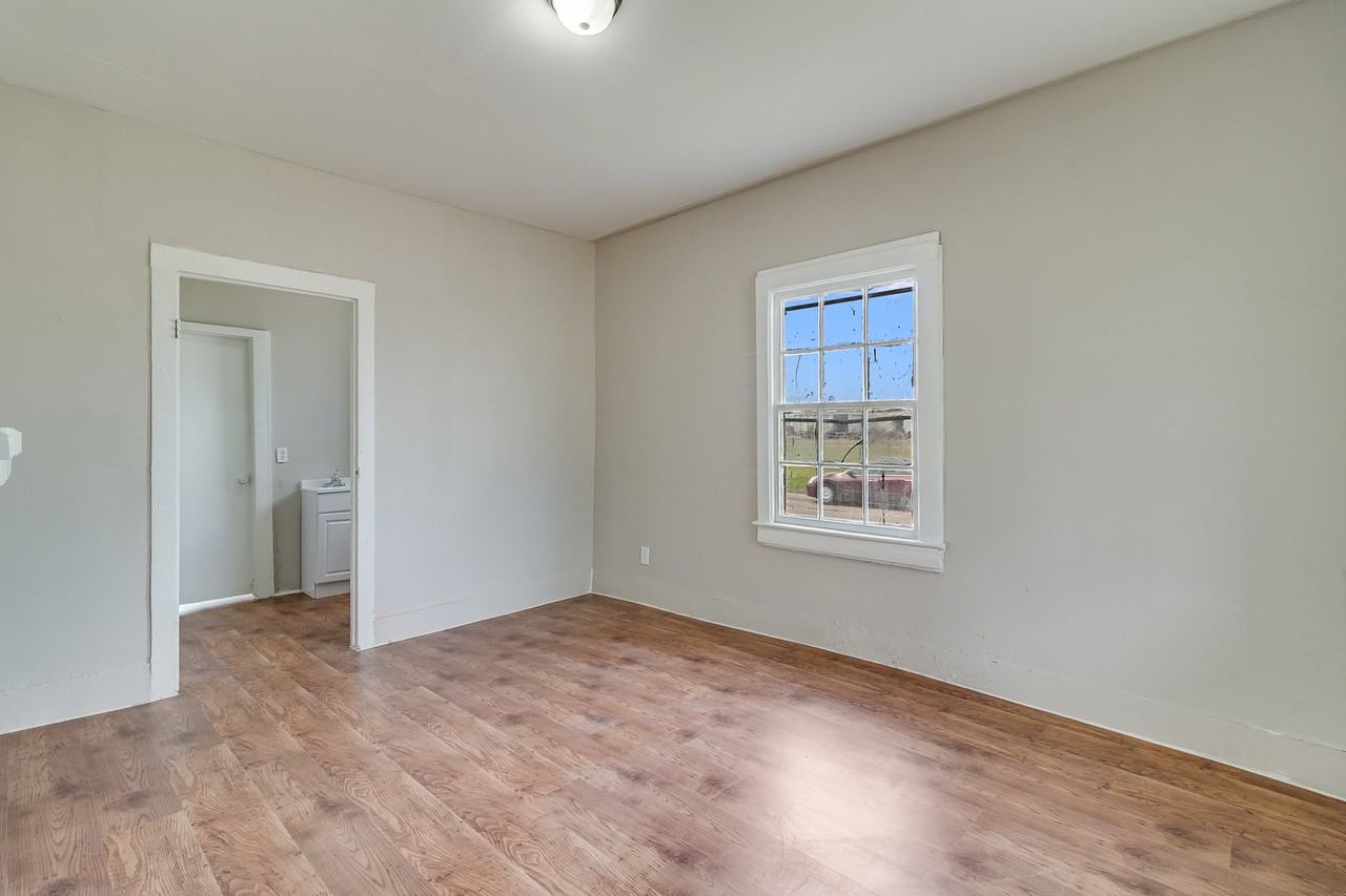 100 13th St #100-13THST - Photo 4 of 16