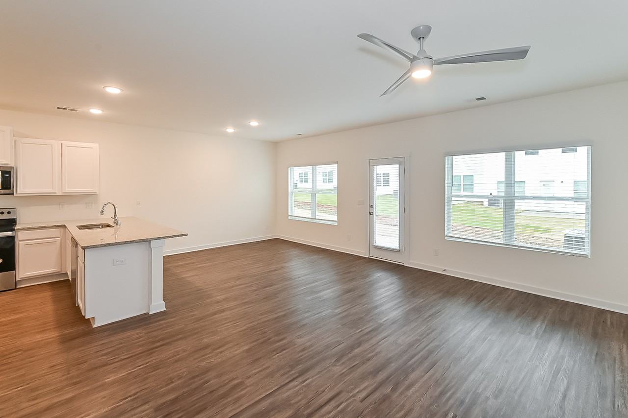 516 The Heights Ln - Photo 3 of 21