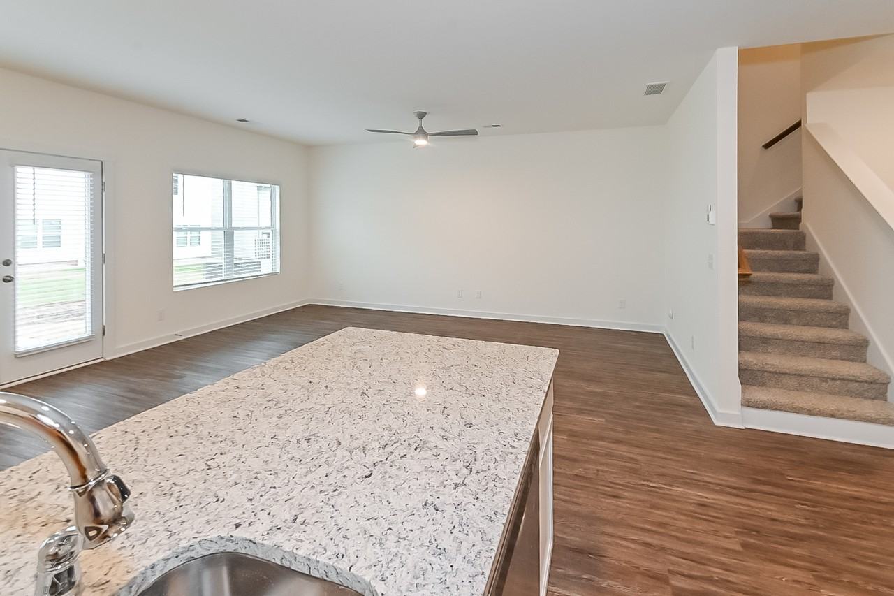 516 The Heights Ln - Photo 7 of 21