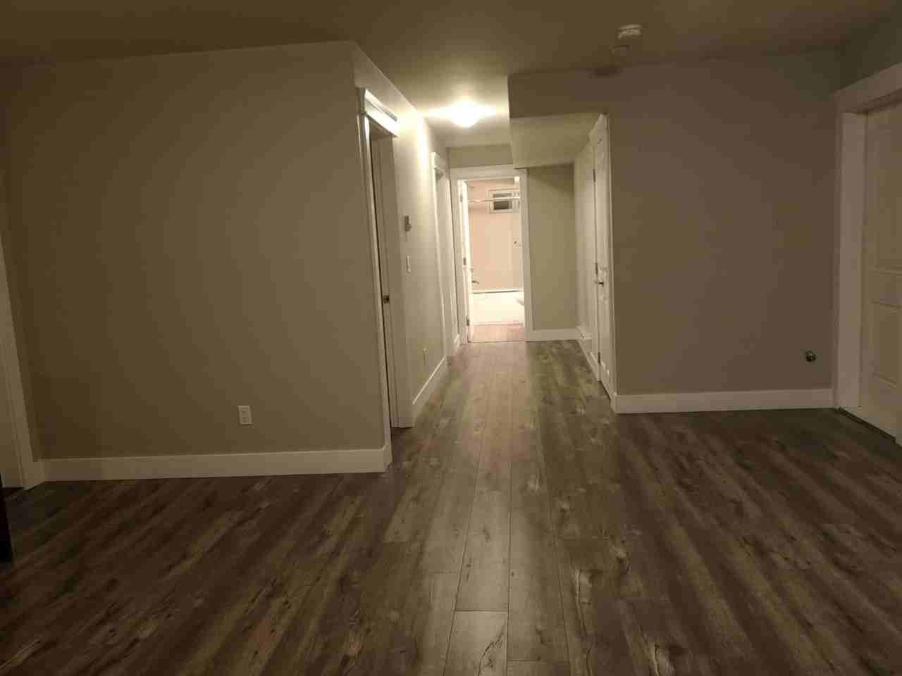 6489 139A St - Photo 3 of 5