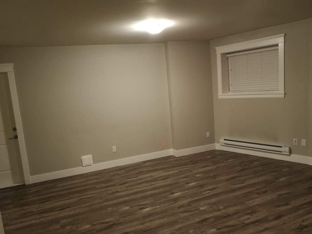 6489 139A St - Photo 2 of 5