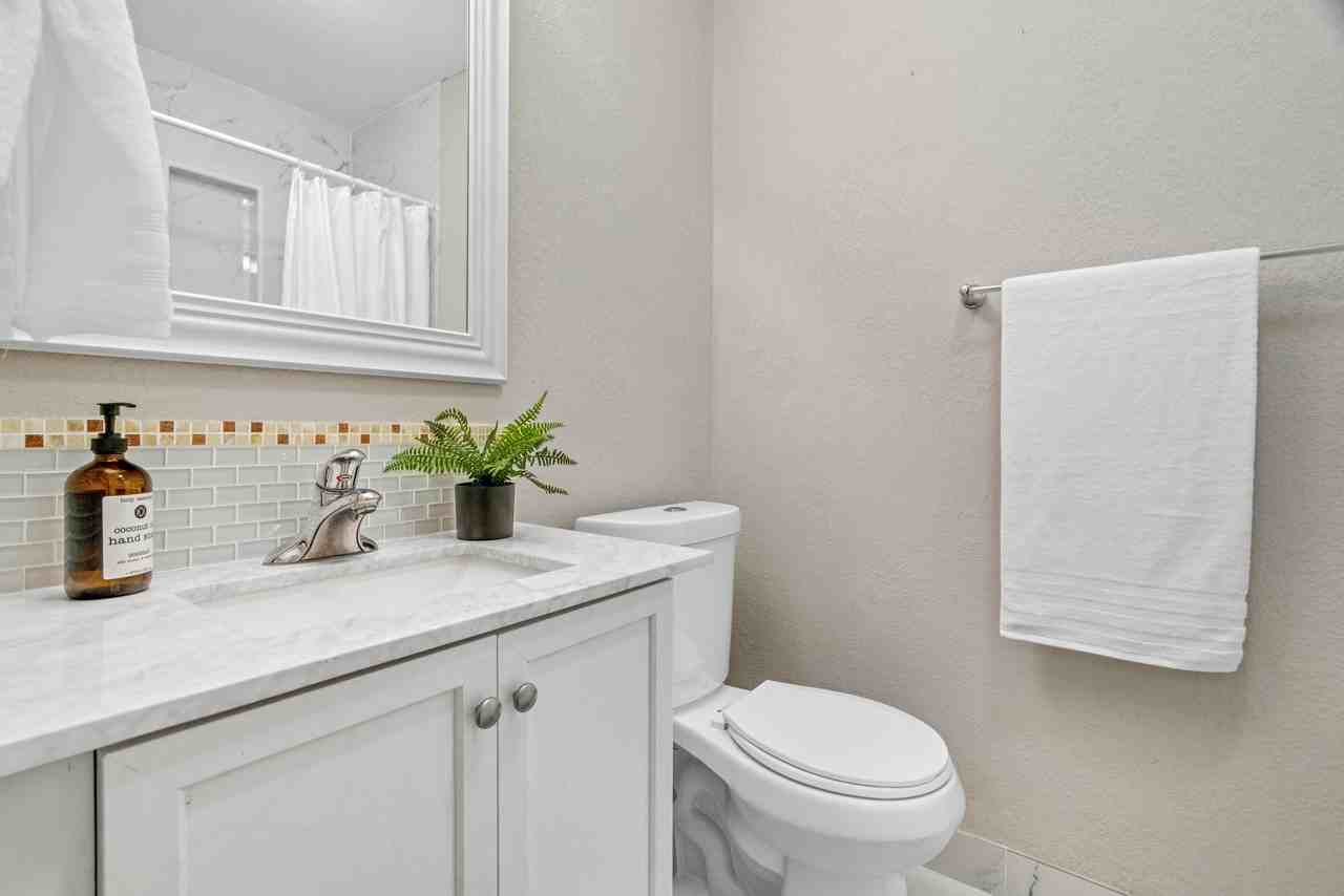 E Chelsea St - Photo 2 of 13