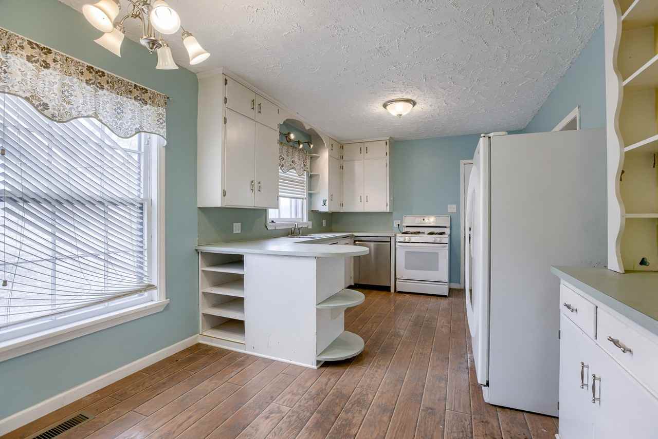 223 N 6th St #1 - Photo 7 of 40