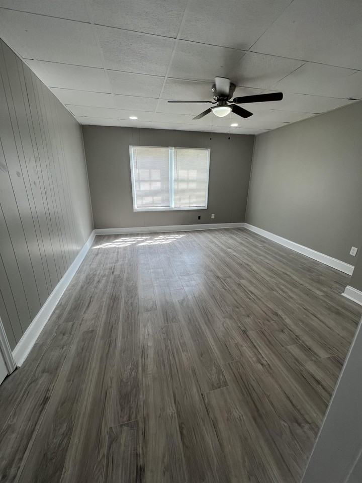 414 E Washington Ave #1 - Photo 3 of 35