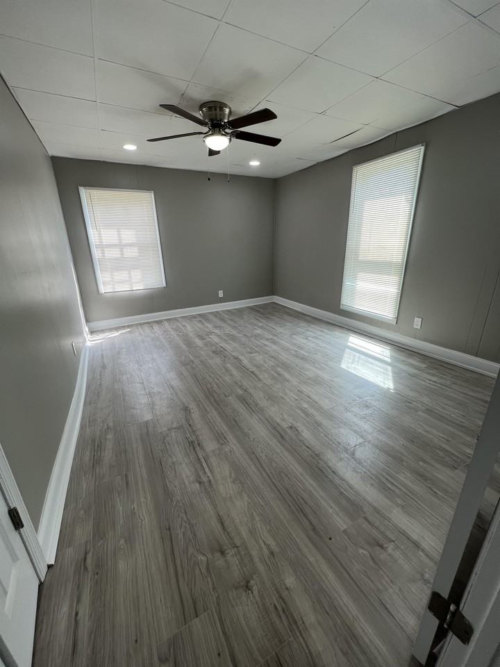 414 E Washington Ave #1 - Photo 5 of 35