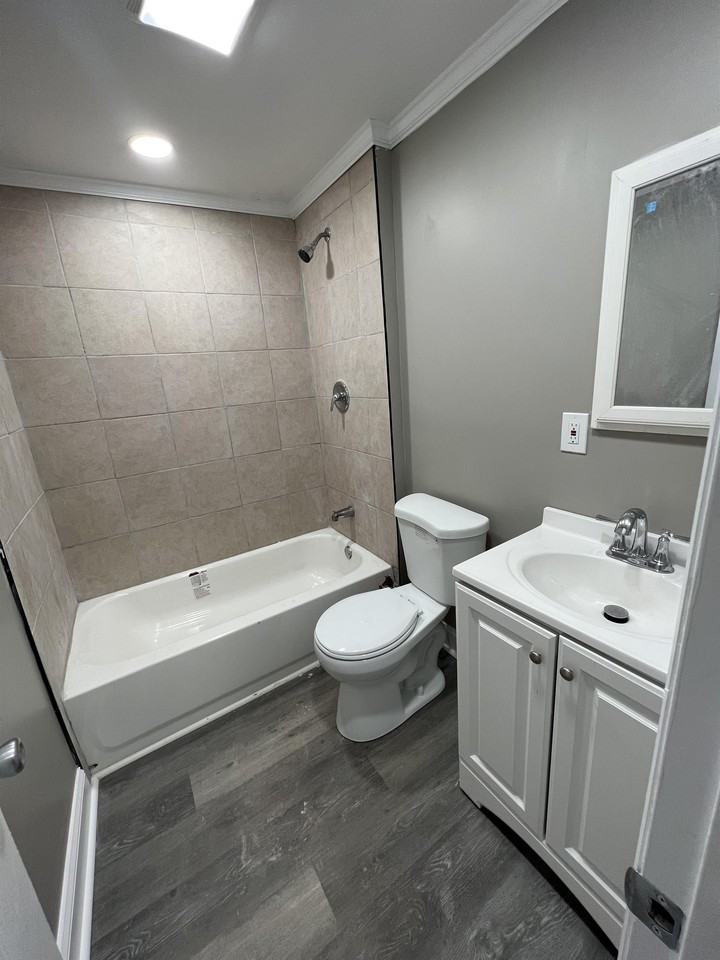 414 E Washington Ave #1 - Photo 6 of 35