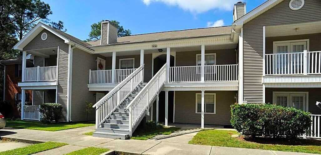 Blake's Crossing Apartments - Photo 2 of 7