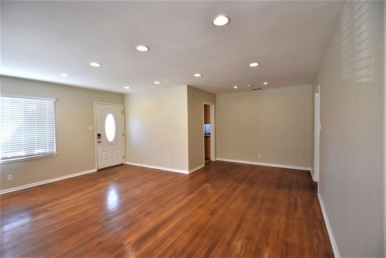 101 W Harcourt St - Photo 3 of 15