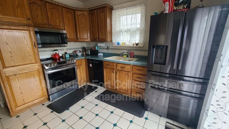 1217 13th St - Photo 2 of 6