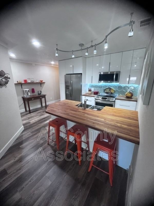 455 Mississippi Ave - Photo 2 of 18