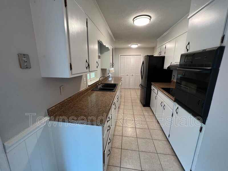 1905 Mcpherson Ave - Photo 4 of 29