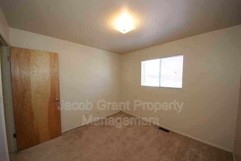 756 Wayne Ave #1 - Photo 7 of 20