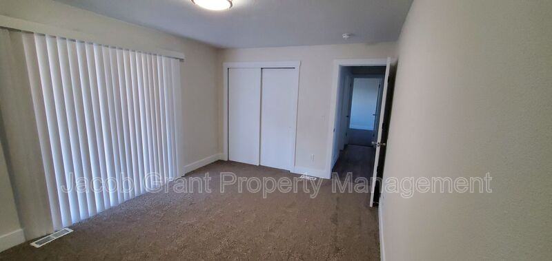 315 James Ave - Photo 7 of 17