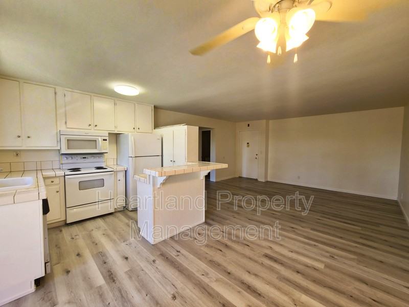 7858 Cowles Mountain Ct #D29 - Photo 2 of 10
