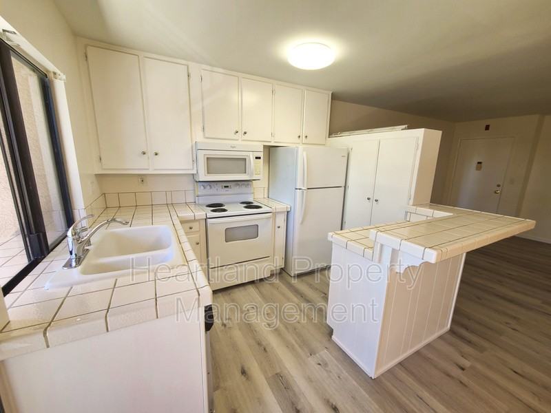 7858 Cowles Mountain Ct #D29 - Photo 4 of 10