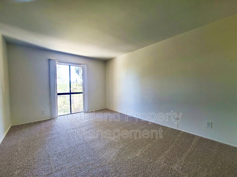 7858 Cowles Mountain Ct #D29 - Photo 5 of 10