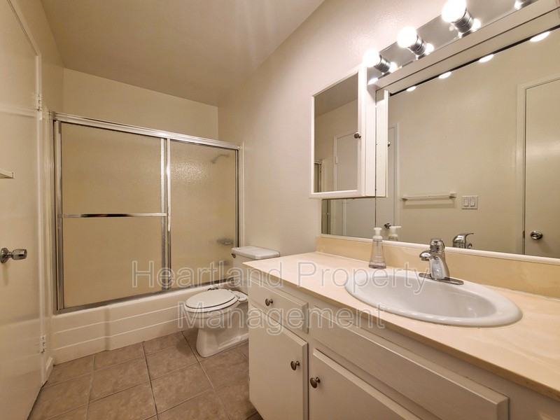 7858 Cowles Mountain Ct #D29 - Photo 7 of 10