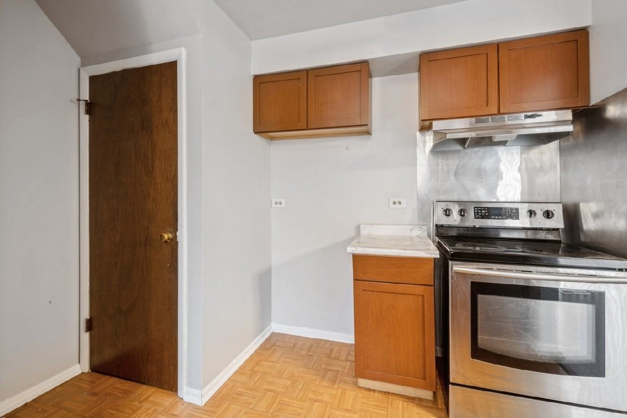 4096 Appleby Court - Photo 3 of 11